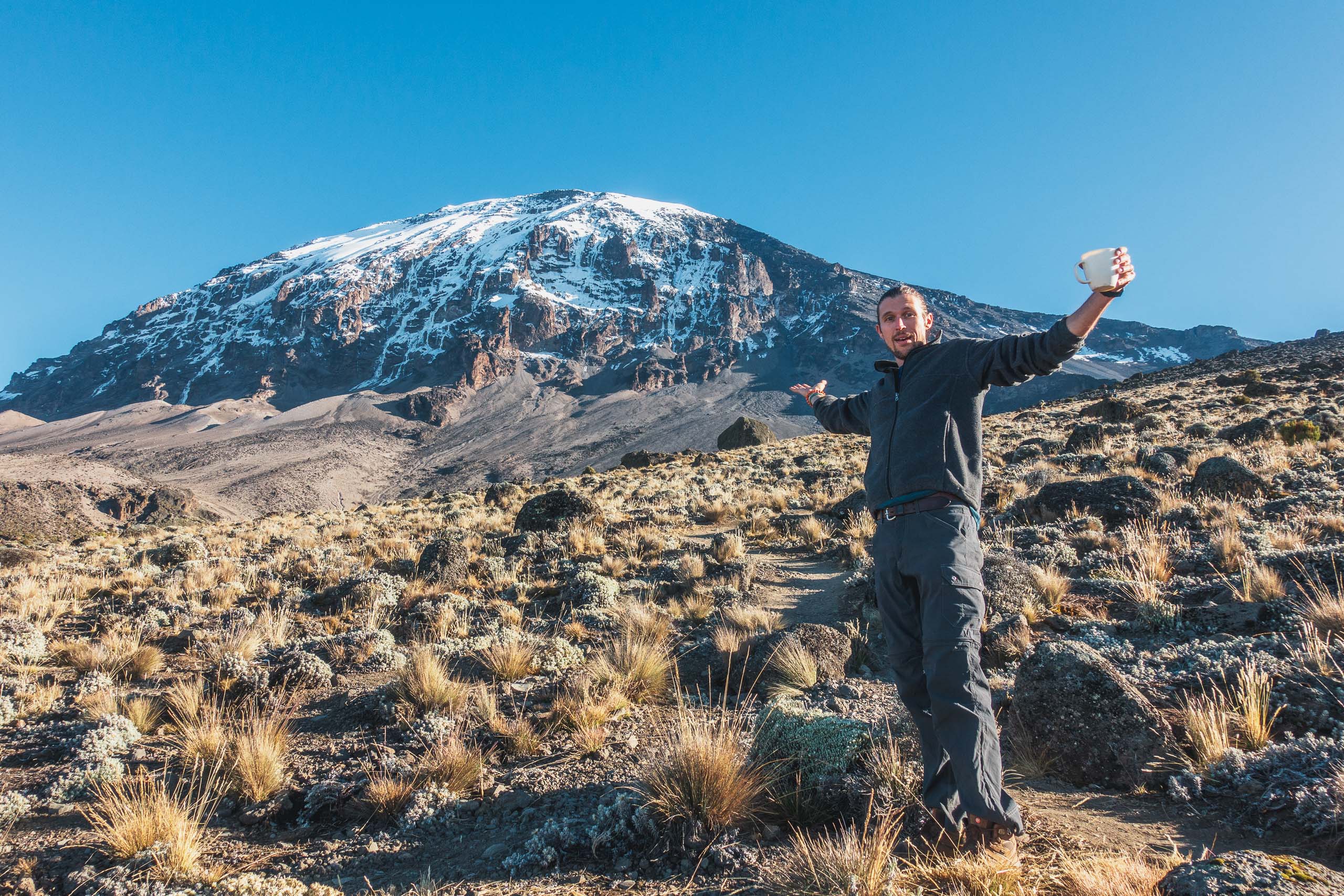 The tallest mountain. Хайкинг на Килиманджаро. Килиманджаро кратер. Килиманджаро Джошуа Шумакэре. Килиманджаро восхождение.